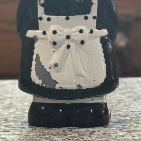 Maid and Butler Salt and Pepper Shakers - Picture 13 of 15